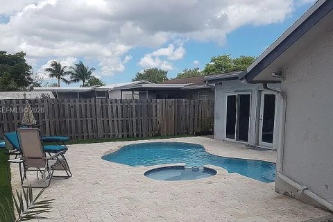 Villa ou maison à vendre à Sunrise, Floride: 3 chambres, 141.68 m2 № 2066297 - photo 6