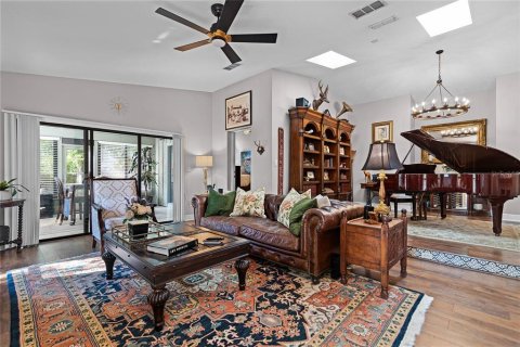 House in Oviedo, Florida 3 bedrooms, 197.42 sq.m. № 1855798 - photo 7