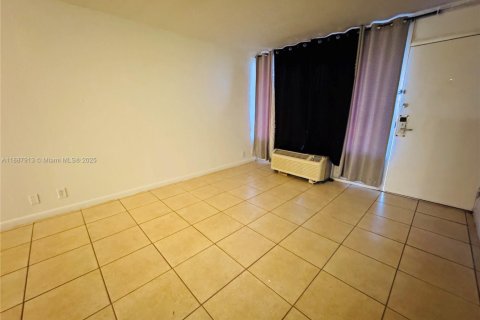 Condo in Davenport, Florida  № 1941795 - photo 2