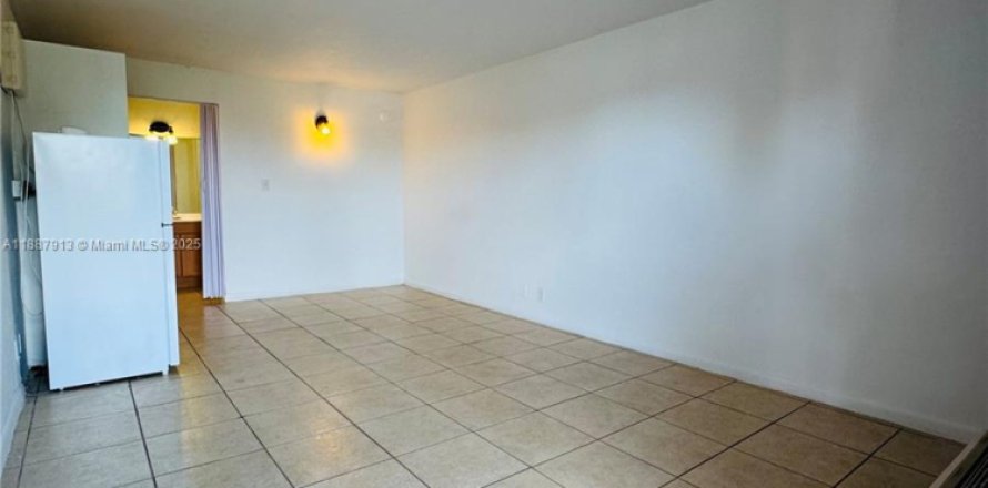 Studio in the Condo in Davenport, Florida  № 1941795