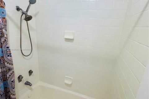 Condo in Davenport, Florida  № 1941795 - photo 10