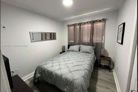 House in Miami, Florida 3 bedrooms, 73.58 sq.m. № 2031281 - photo 17