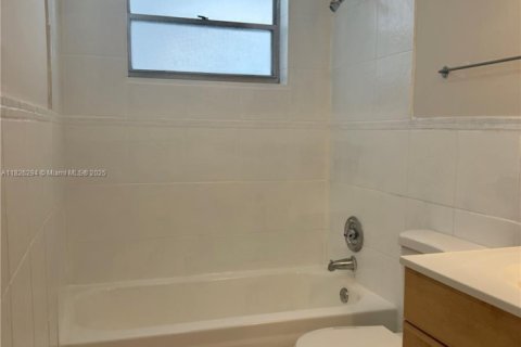 Condo in Miami Beach, Florida  № 1794651 - photo 8