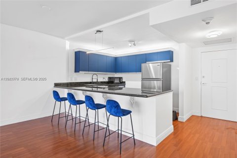 Condo in Hallandale Beach, Florida, 1 bedroom  № 2177738 - photo 4