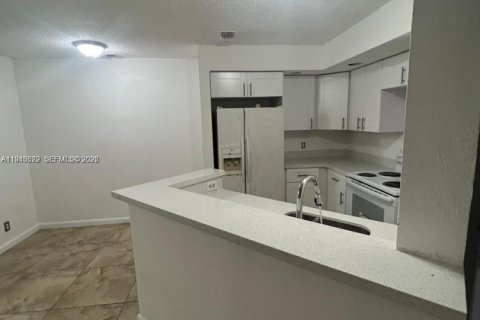 Condominio en venta en Margate, Florida, 1 dormitorio, 66.15 m2 № 2001878 - foto 6