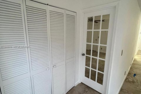 Condominio en venta en Margate, Florida, 1 dormitorio, 66.15 m2 № 2001878 - foto 3