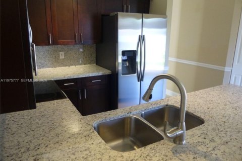 Villa ou maison à louer à Plantation, Floride: 3 chambres, 147.53 m2 № 2038330 - photo 5