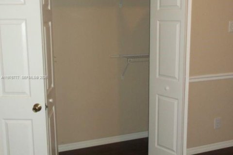 Villa ou maison à louer à Plantation, Floride: 3 chambres, 147.53 m2 № 2038330 - photo 11