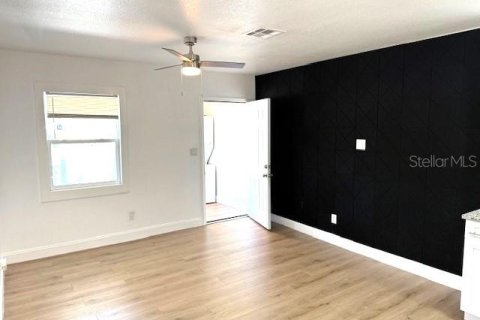 Apartamento en alquiler en Saint Petersburg, Florida, 2 dormitorios, 58.06 m2 № 2117114 - foto 4