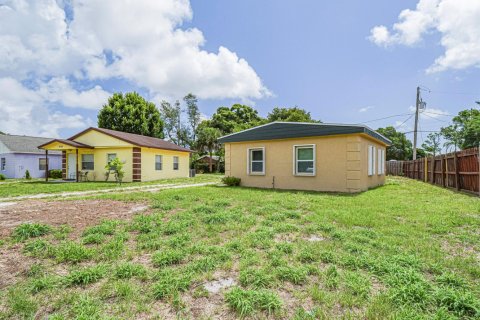 Villa ou maison à vendre à Vero Beach, Floride: 2 chambres, 53.51 m2 № 2085966 - photo 2