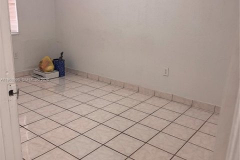 Adosado en venta en Miami Gardens, Florida, 3 dormitorios, 79.34 m2 № 2029986 - foto 6