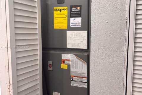 Adosado en venta en Miami Gardens, Florida, 3 dormitorios, 79.34 m2 № 2029986 - foto 5