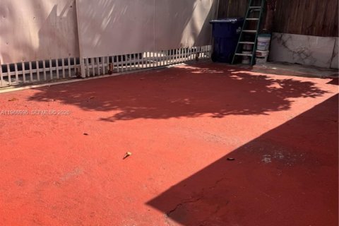 Adosado en venta en Miami Gardens, Florida, 3 dormitorios, 79.34 m2 № 2029986 - foto 17