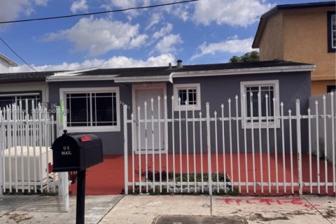 Adosado en venta en Miami Gardens, Florida, 3 dormitorios, 79.34 m2 № 2029986 - foto 2