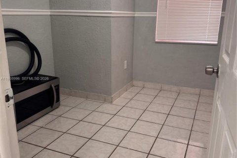 Adosado en venta en Miami Gardens, Florida, 3 dormitorios, 79.34 m2 № 2029986 - foto 8