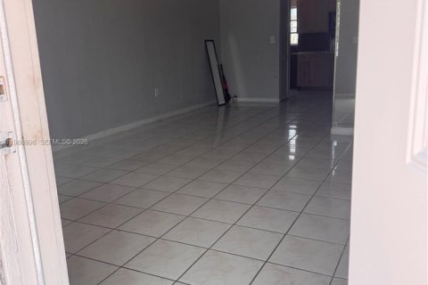 Adosado en venta en Miami Gardens, Florida, 3 dormitorios, 79.34 m2 № 2029986 - foto 4