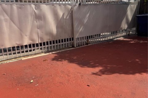 Adosado en venta en Miami Gardens, Florida, 3 dormitorios, 79.34 m2 № 2029986 - foto 14