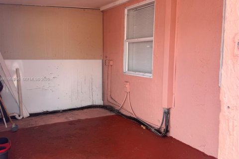 Adosado en venta en Miami Gardens, Florida, 3 dormitorios, 79.34 m2 № 2029986 - foto 15