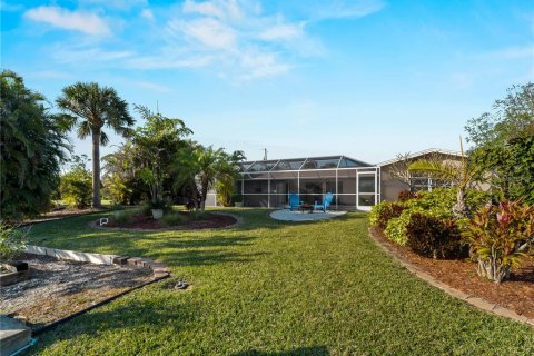 House in Port Charlotte, Florida 3 bedrooms, 165.64 sq.m. № 1518044 - photo 13