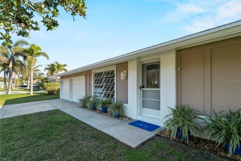 House in Port Charlotte, Florida 3 bedrooms, 165.64 sq.m. № 1518044 - photo 9