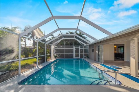 House in Port Charlotte, Florida 3 bedrooms, 165.64 sq.m. № 1518044 - photo 24