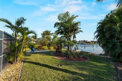 House in Port Charlotte, Florida 3 bedrooms, 165.64 sq.m. № 1518044 - photo 17
