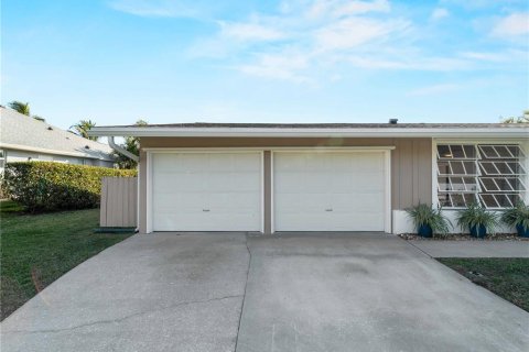 House in Port Charlotte, Florida 3 bedrooms, 165.64 sq.m. № 1518044 - photo 8