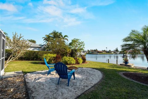 House in Port Charlotte, Florida 3 bedrooms, 165.64 sq.m. № 1518044 - photo 18