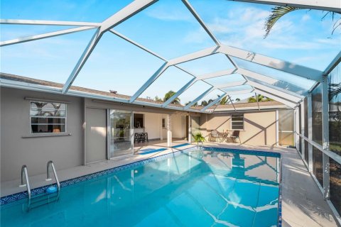 House in Port Charlotte, Florida 3 bedrooms, 165.64 sq.m. № 1518044 - photo 23