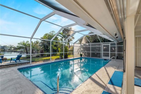 House in Port Charlotte, Florida 3 bedrooms, 165.64 sq.m. № 1518044 - photo 27