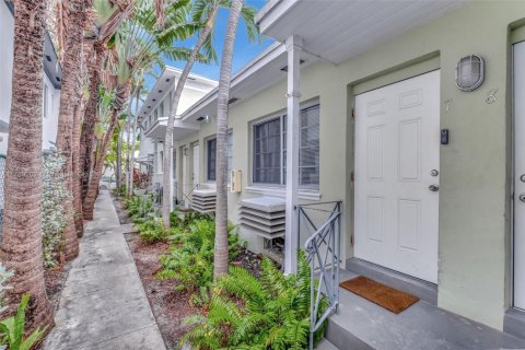 Condo in Miami Beach, Florida  № 1863350 - photo 12