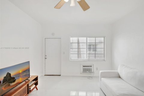 Condo in Miami Beach, Florida  № 1863350 - photo 5