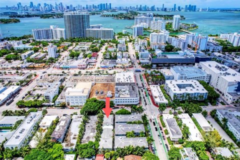 Condo in Miami Beach, Florida  № 1863350 - photo 1