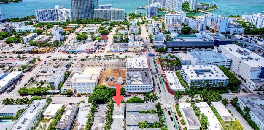 Studio in the Condo in Miami Beach, Florida  № 1863350