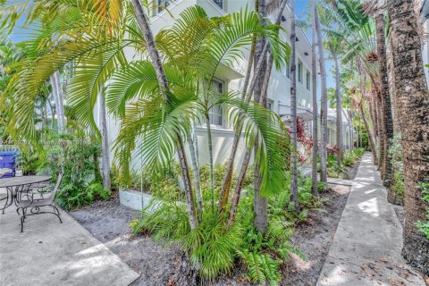 Condo in Miami Beach, Florida  № 1863350 - photo 14