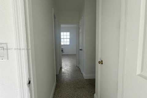 Propiedad comercial en venta en Miami Beach, Florida, 324.97 m2 № 2043906 - foto 12