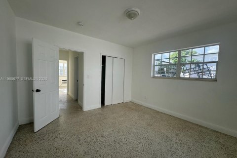 Propiedad comercial en venta en Miami Beach, Florida, 324.97 m2 № 2043906 - foto 8