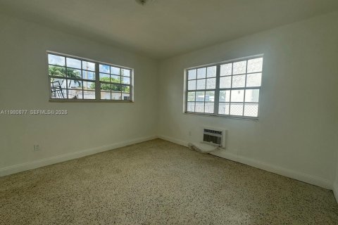 Propiedad comercial en venta en Miami Beach, Florida, 324.97 m2 № 2043906 - foto 7