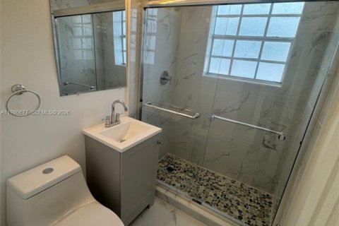 Propiedad comercial en venta en Miami Beach, Florida, 324.97 m2 № 2043906 - foto 9