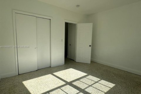 Propiedad comercial en venta en Miami Beach, Florida, 324.97 m2 № 2043906 - foto 11