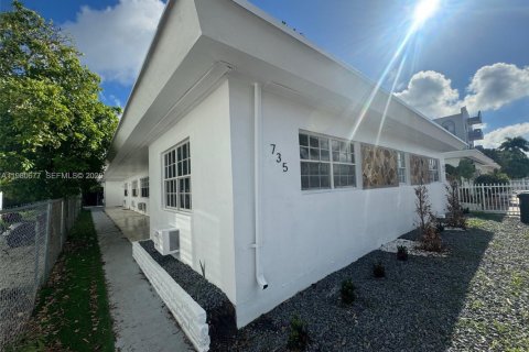 Propiedad comercial en Miami Beach, Florida 324.97 m2 № 2043906