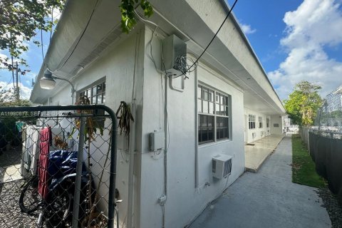 Propiedad comercial en venta en Miami Beach, Florida, 324.97 m2 № 2043906 - foto 18