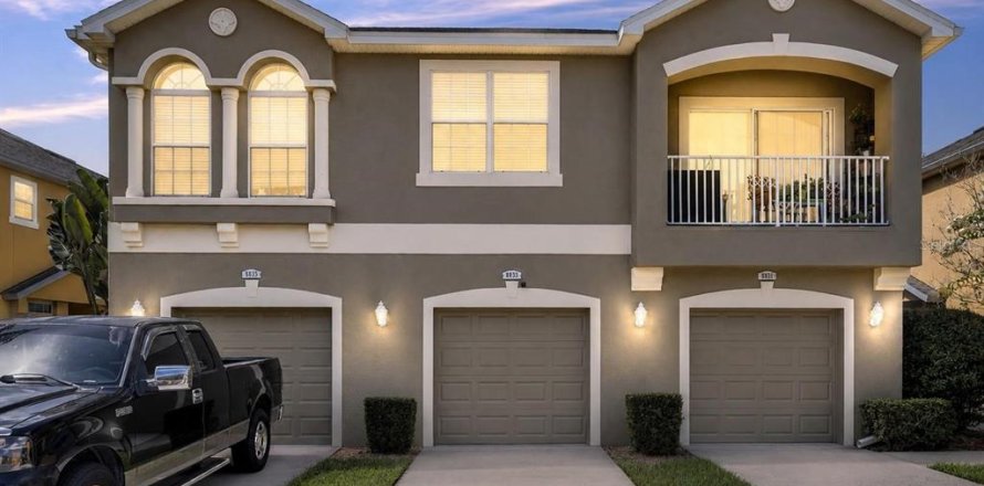Townhouse in Riverview, Florida 2 bedrooms, 117.06 sq.m. № 2239107
