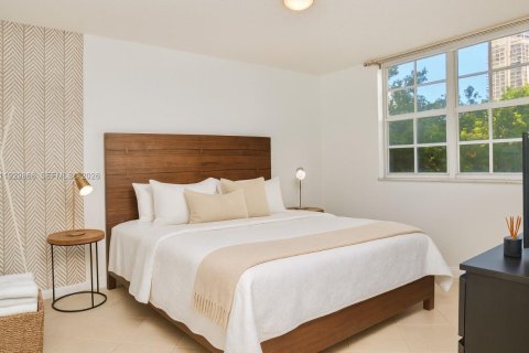 Condominio en alquiler en Aventura, Florida, 2 dormitorios, 102.19 m2 № 2088631 - foto 10