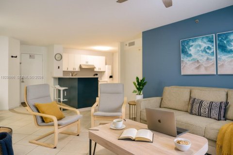Condominio en alquiler en Aventura, Florida, 2 dormitorios, 102.19 m2 № 2088631 - foto 2