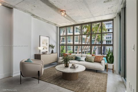 Condo in Miami, Florida, 1 bedroom  № 1964198 - photo 10