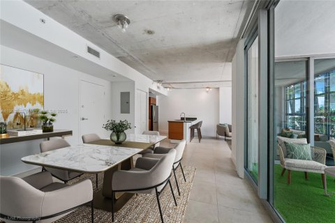 Condo in Miami, Florida, 1 bedroom  № 1964198 - photo 7