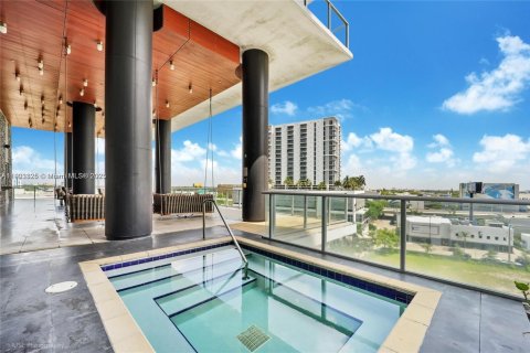 Condo in Miami, Florida, 1 bedroom  № 1964198 - photo 21