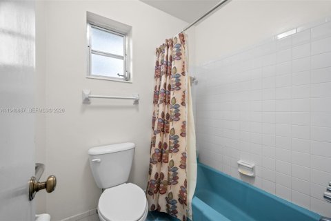 Villa ou maison à vendre à Miami, Floride: 5 chambres, 165.92 m2 № 2004689 - photo 10