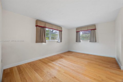 Villa ou maison à vendre à Miami, Floride: 5 chambres, 165.92 m2 № 2004689 - photo 8